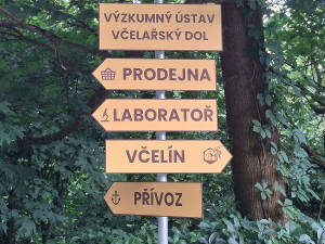 Výzkumný ústav včelařský prodává včelí produkty a potřeby